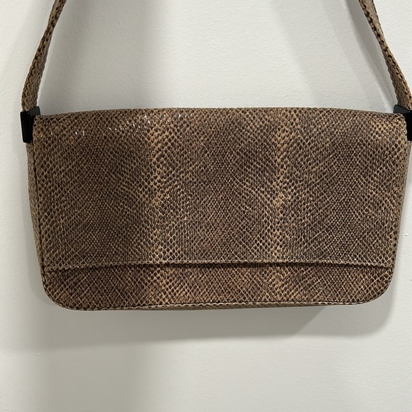 Stuart Weitzman Tan Shoulder Bag with Strap and Textured Finish - Picture 3 of 15